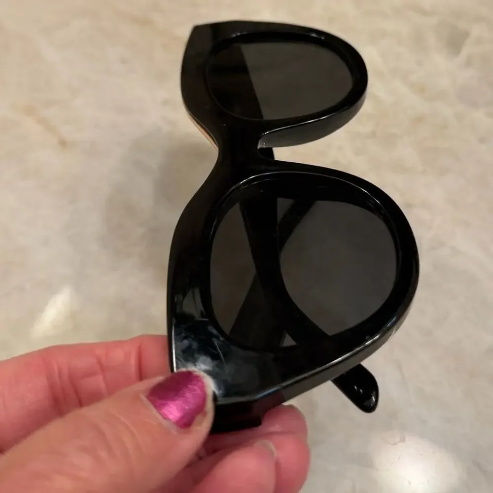 Le Specs Air Heart black sunglasses